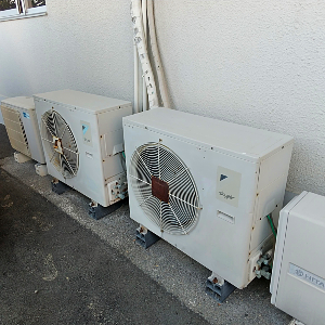 エアコン室外機
